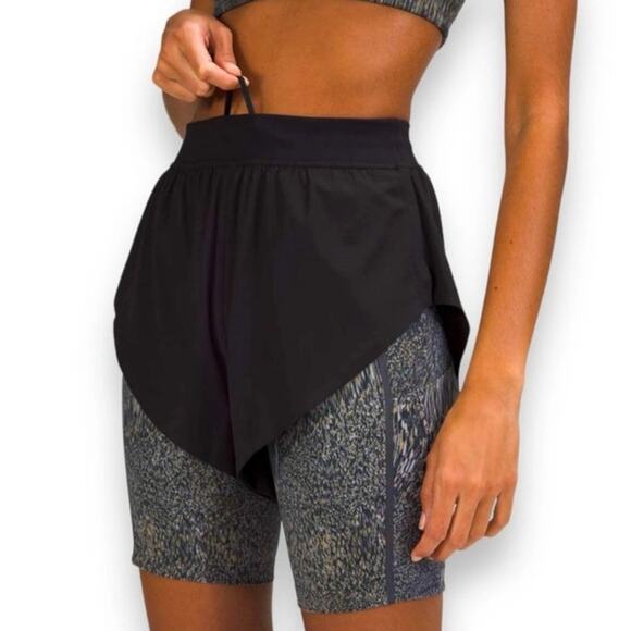 Lululemon Lab Run Short 8" Black / Foil Glitch Neutral 4 - Picture 3 of 8